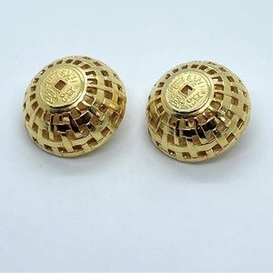 Vintage Ben Amun Gold Tone Egyptian Style Basket Weave Button Clip Earrings